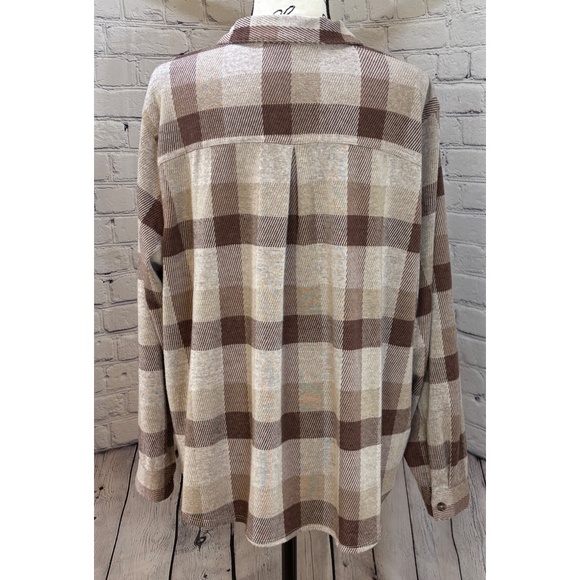 Maurices Women’s Brown Plaid Light Fleece Shirt (Size XXL) - Picture 4 of 10
